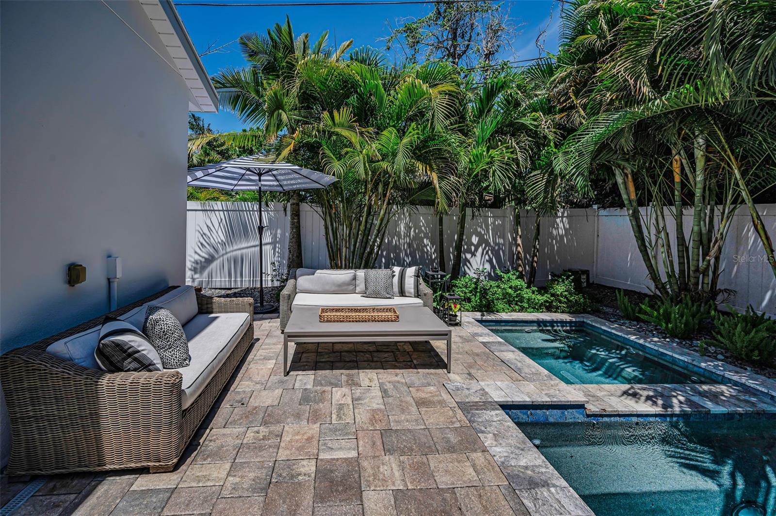 1710 BRIGHTWATERS BLVD NE, ST PETERSBURG, FL, 33704