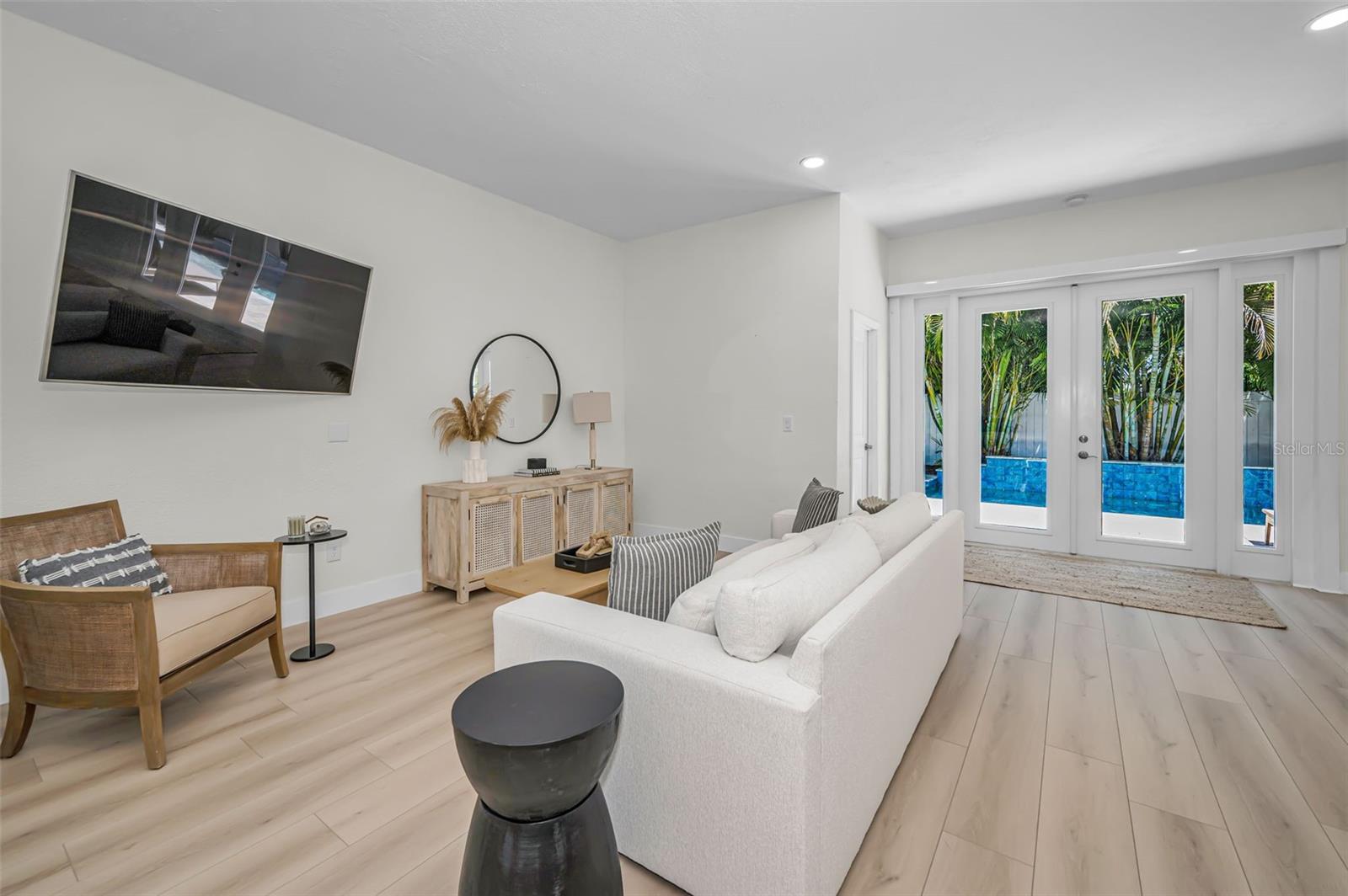 1710 BRIGHTWATERS BLVD NE, ST PETERSBURG, FL, 33704