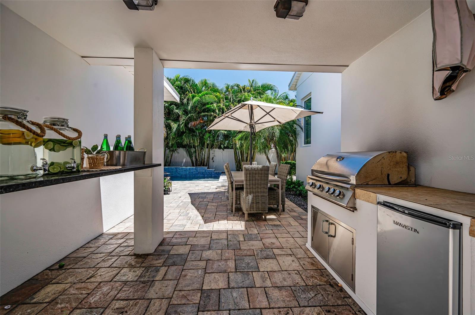 1710 BRIGHTWATERS BLVD NE, ST PETERSBURG, FL, 33704