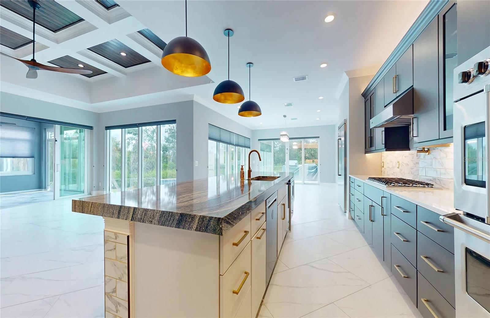 5951 BAY DR, GULFPORT, FL, 33707