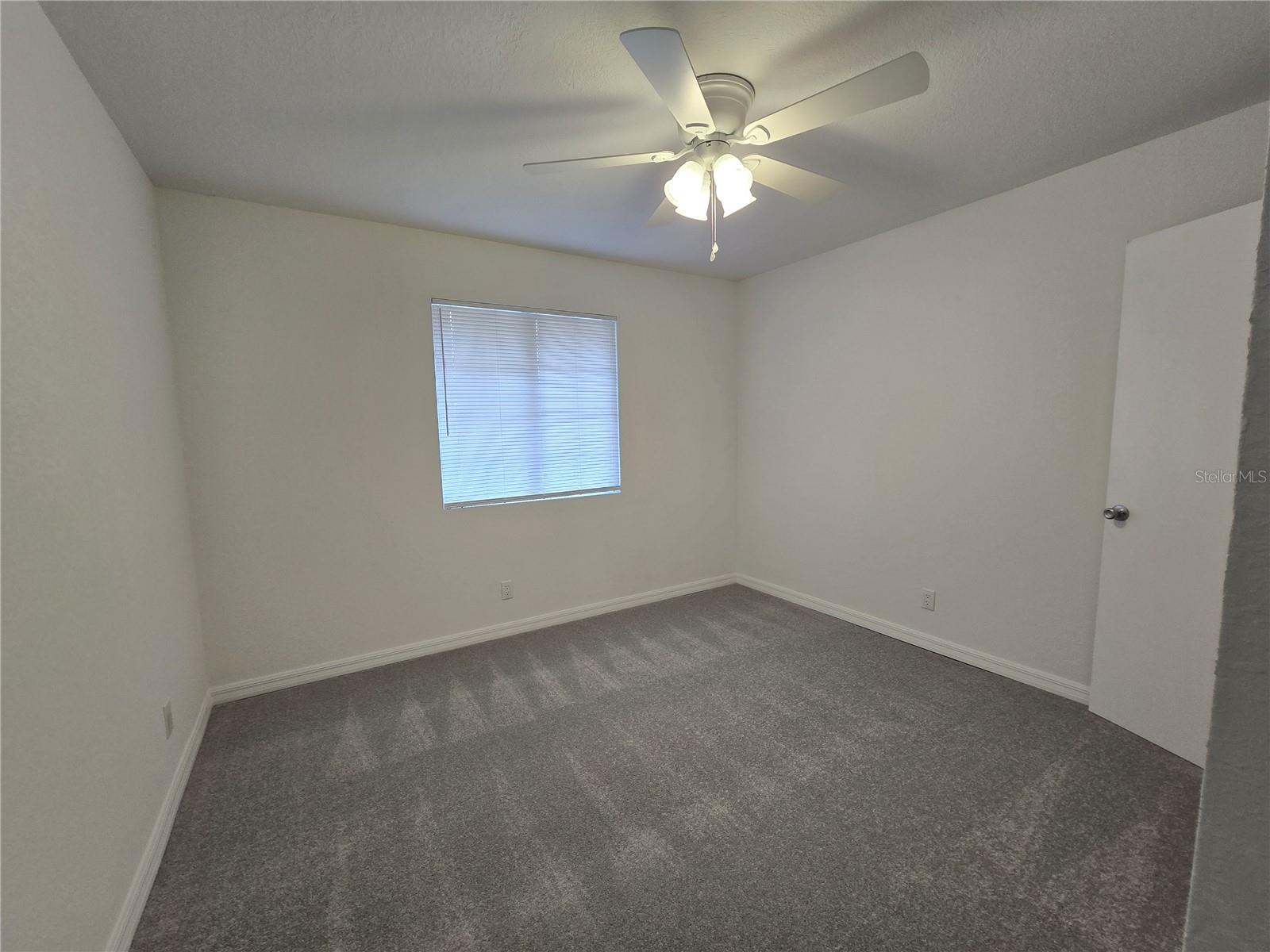 1652 LAKE AVE, LEHIGH ACRES, FL, 33972