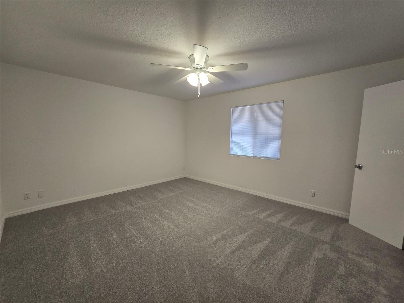 1652 LAKE AVE, LEHIGH ACRES, FL, 33972