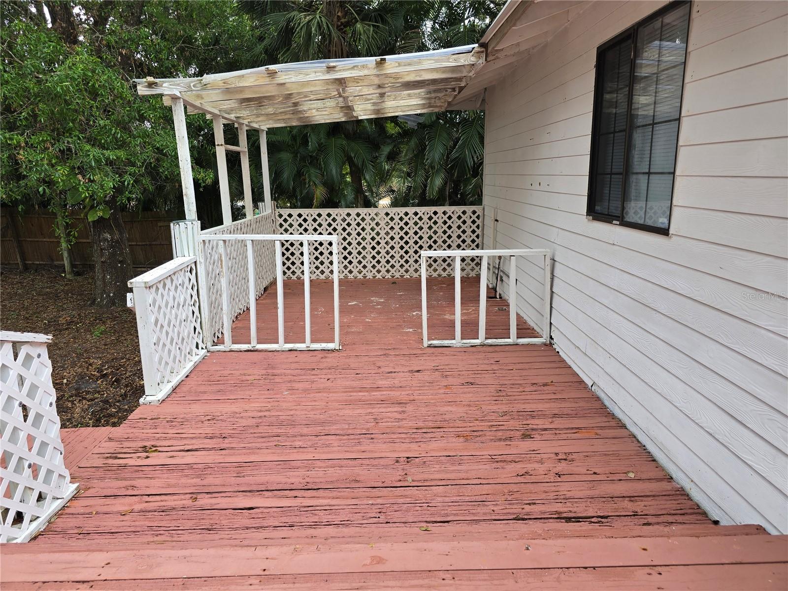 1652 LAKE AVE, LEHIGH ACRES, FL, 33972