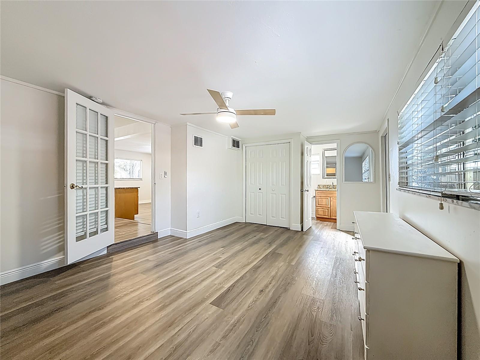 424 72ND ST N, ST PETERSBURG, FL, 33710