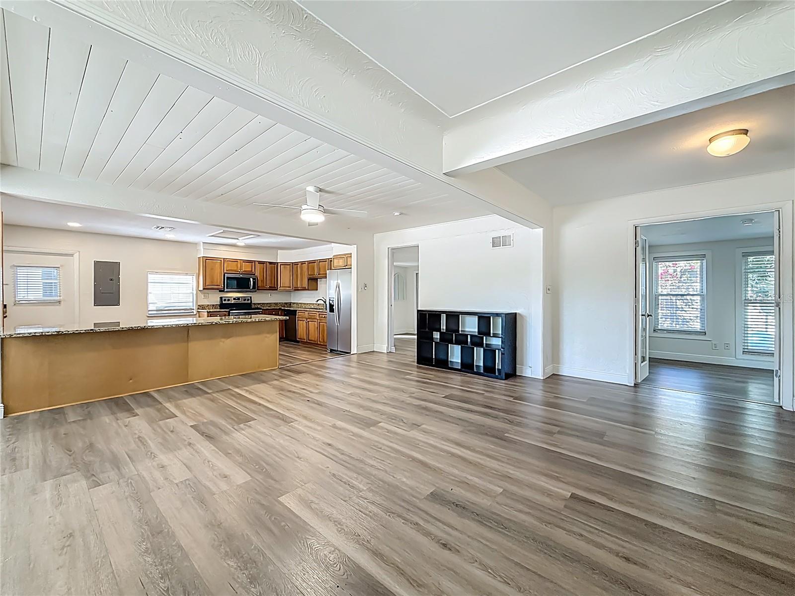 424 72ND ST N, ST PETERSBURG, FL, 33710