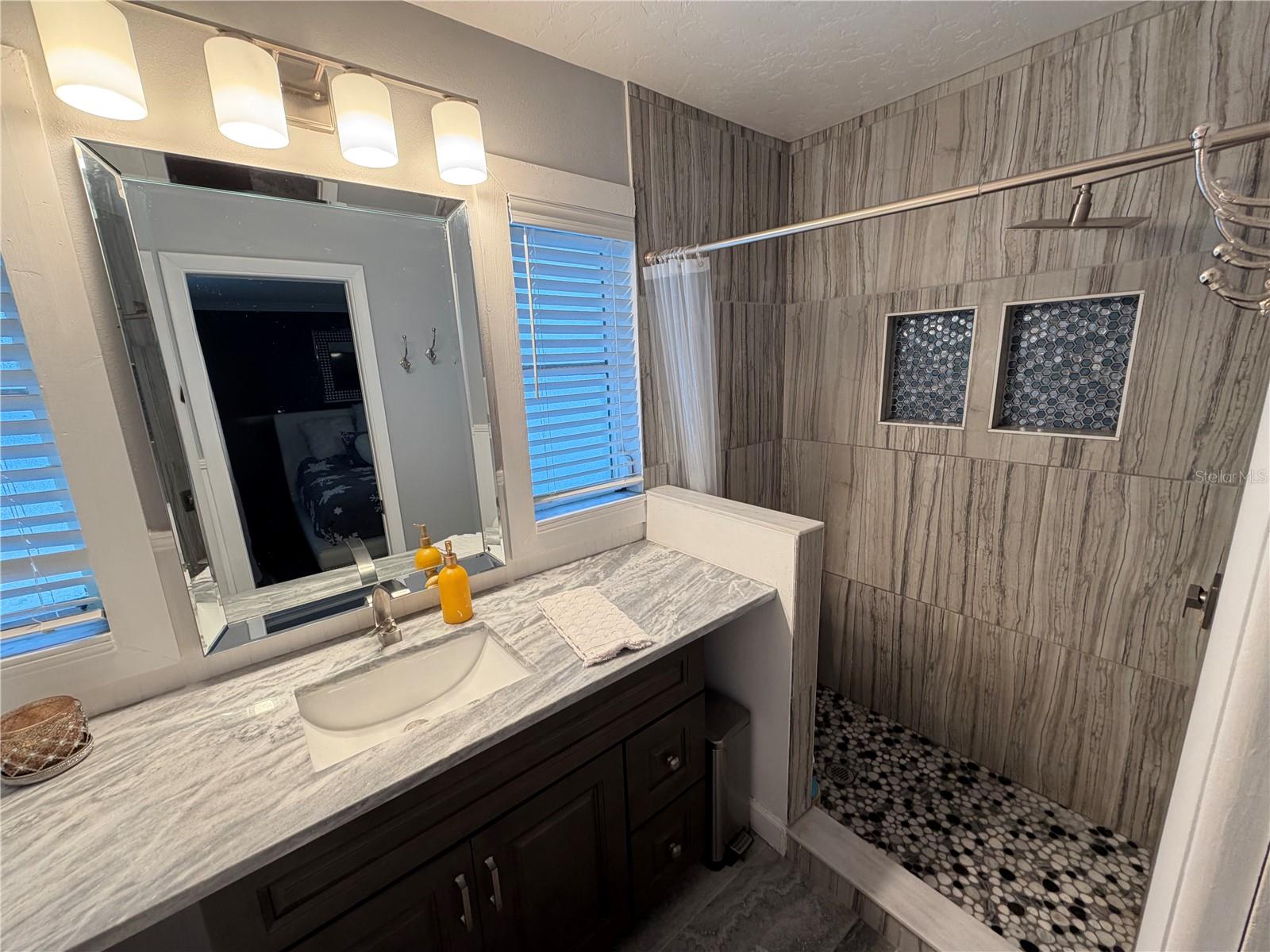 3233 TEAL AVE, SARASOTA, FL, 34232