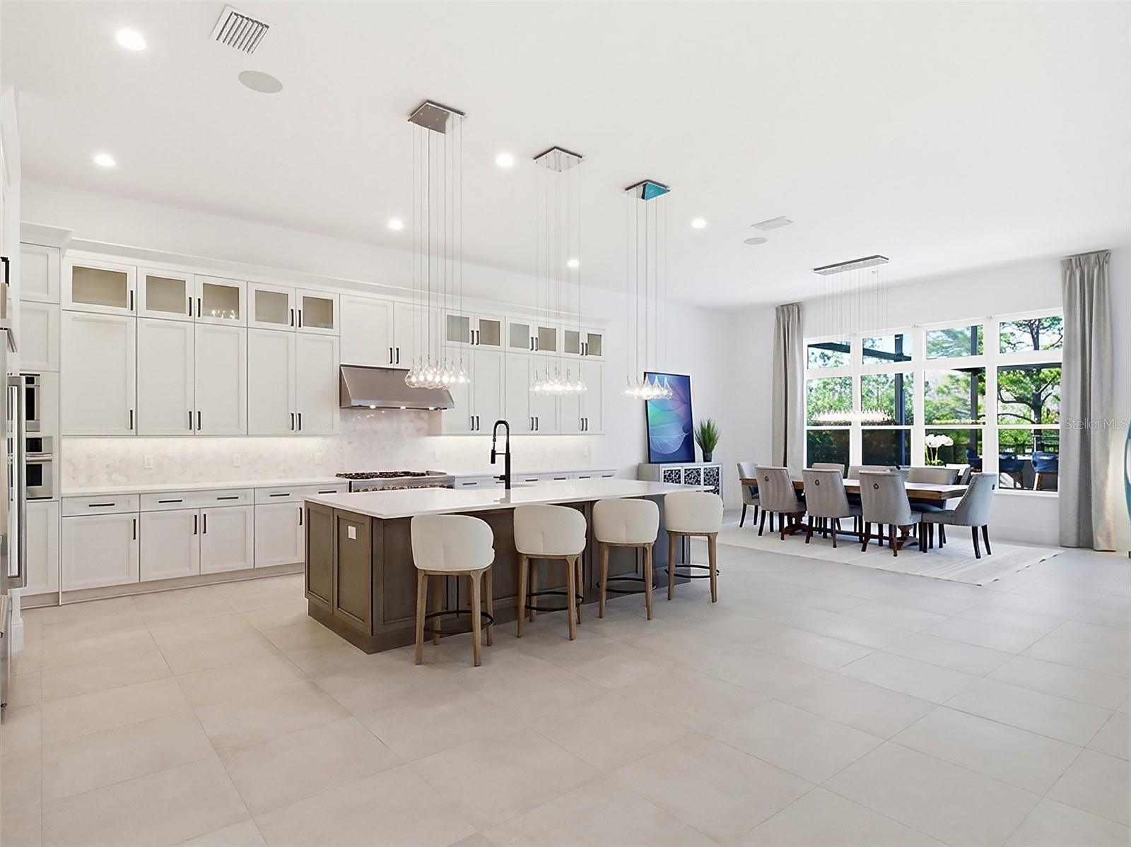 O6379130 Property Photo