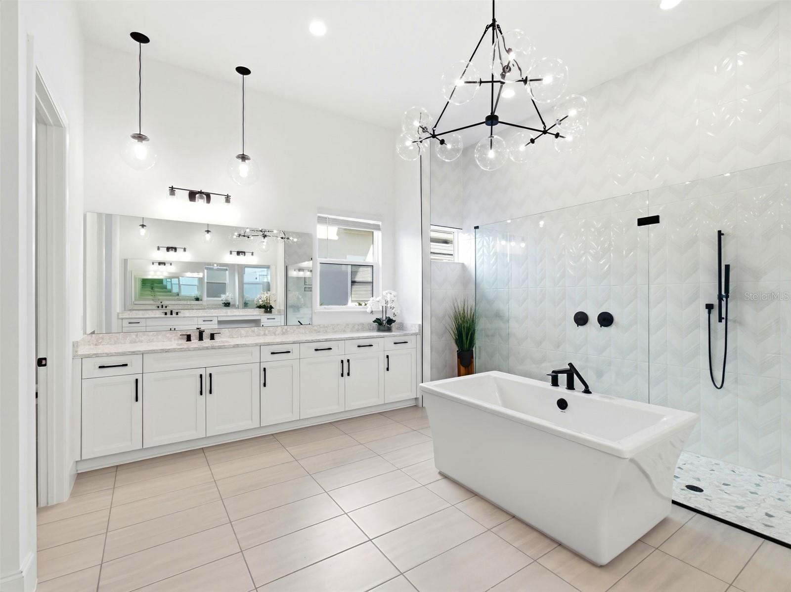 O6379130 Property Photo