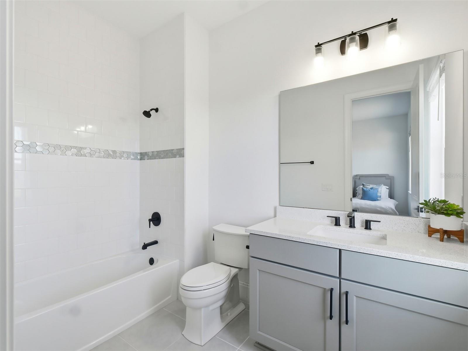 O6379130 Property Photo