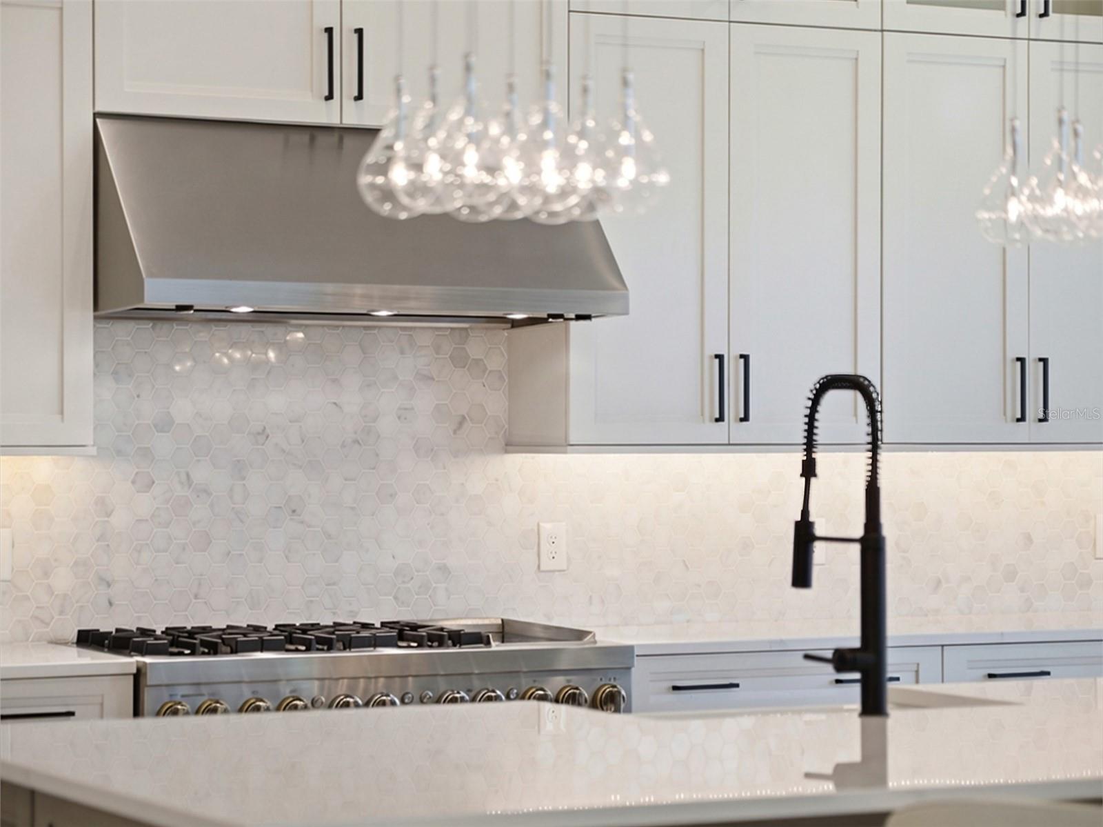 O6379130 Property Photo