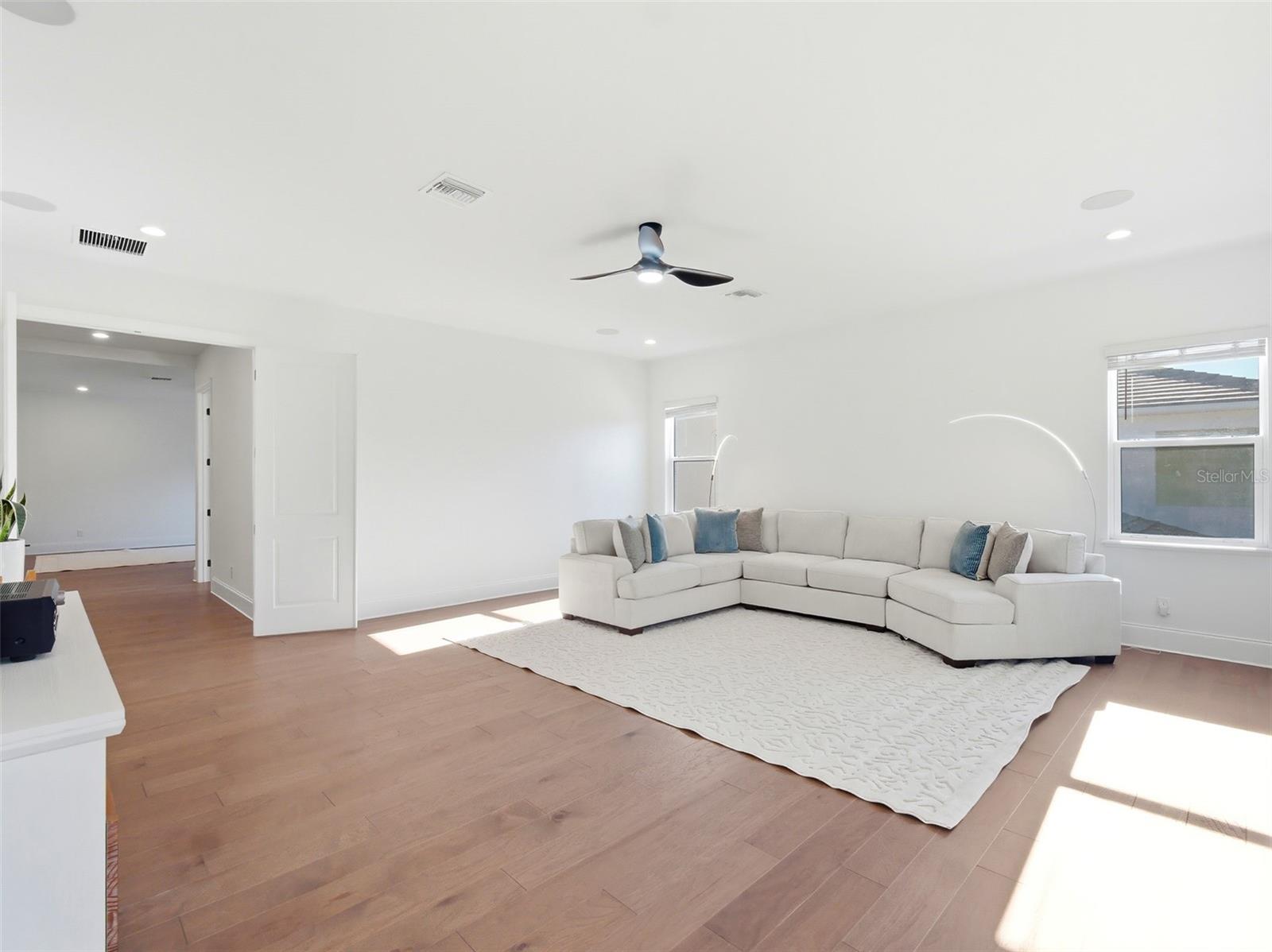 O6379130 Property Photo