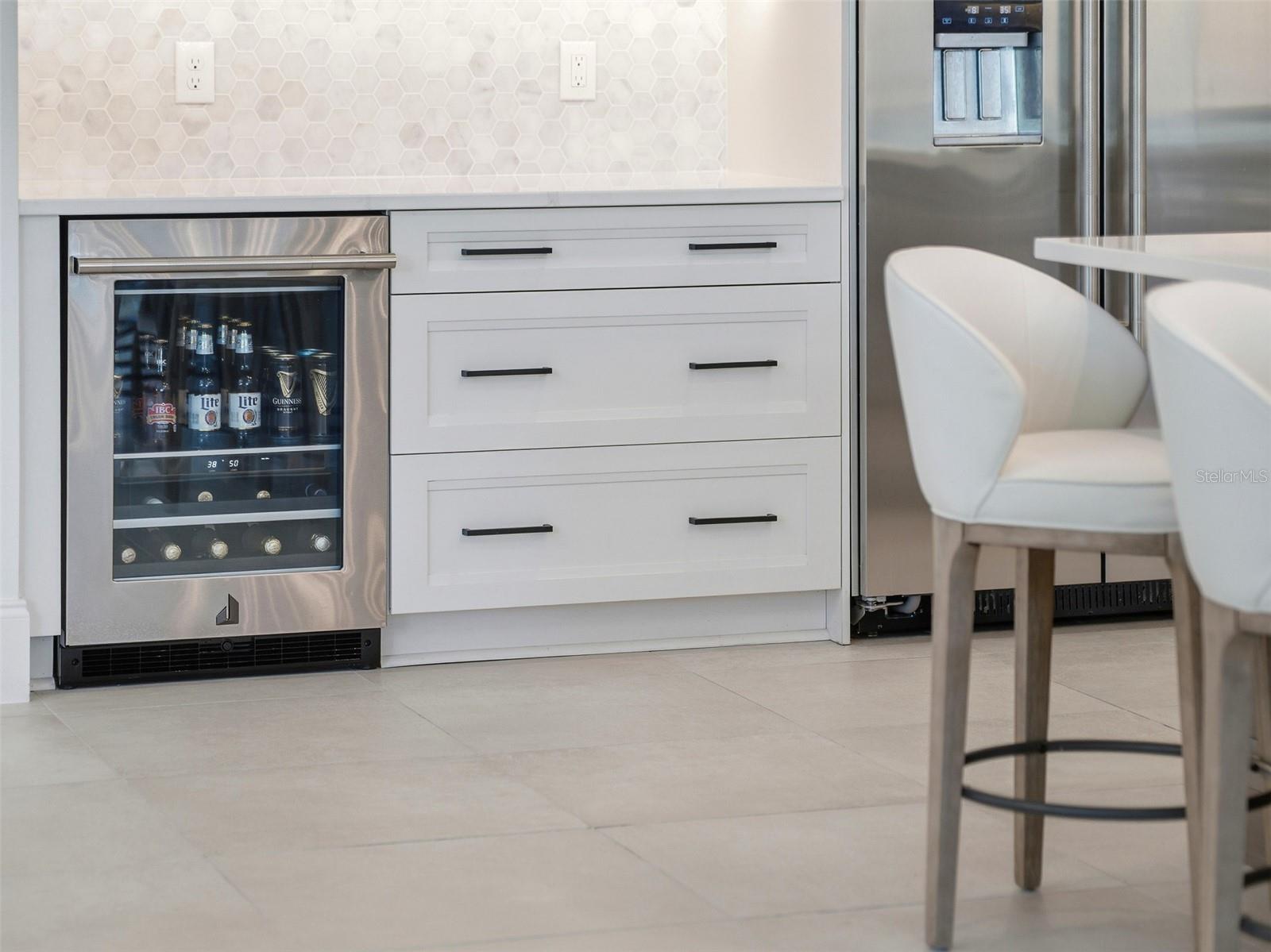 O6379130 Property Photo