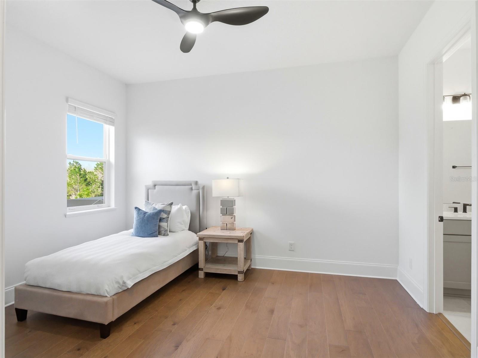 O6379130 Property Photo