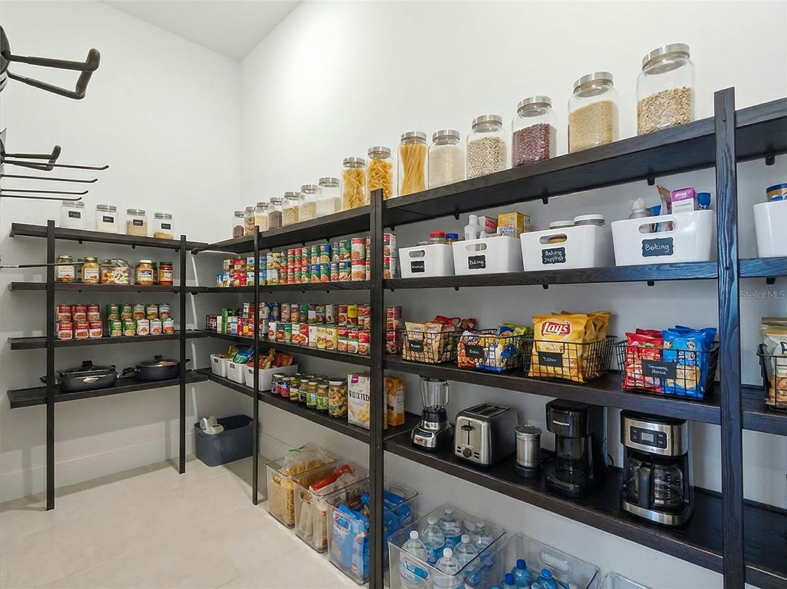 O6379130 Property Photo