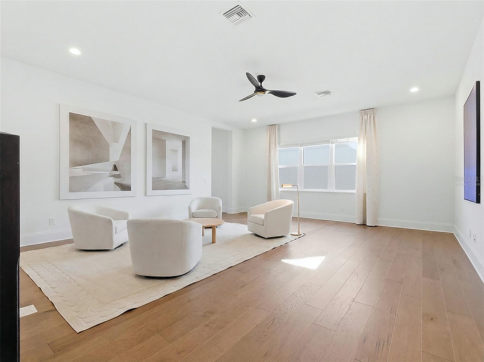 O6379130 Property Photo