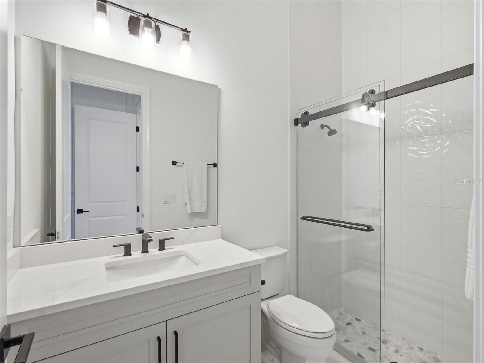 O6379130 Property Photo