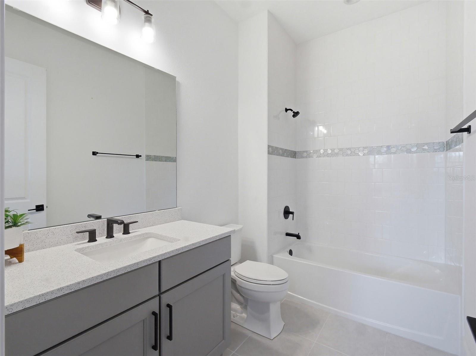 O6379130 Property Photo