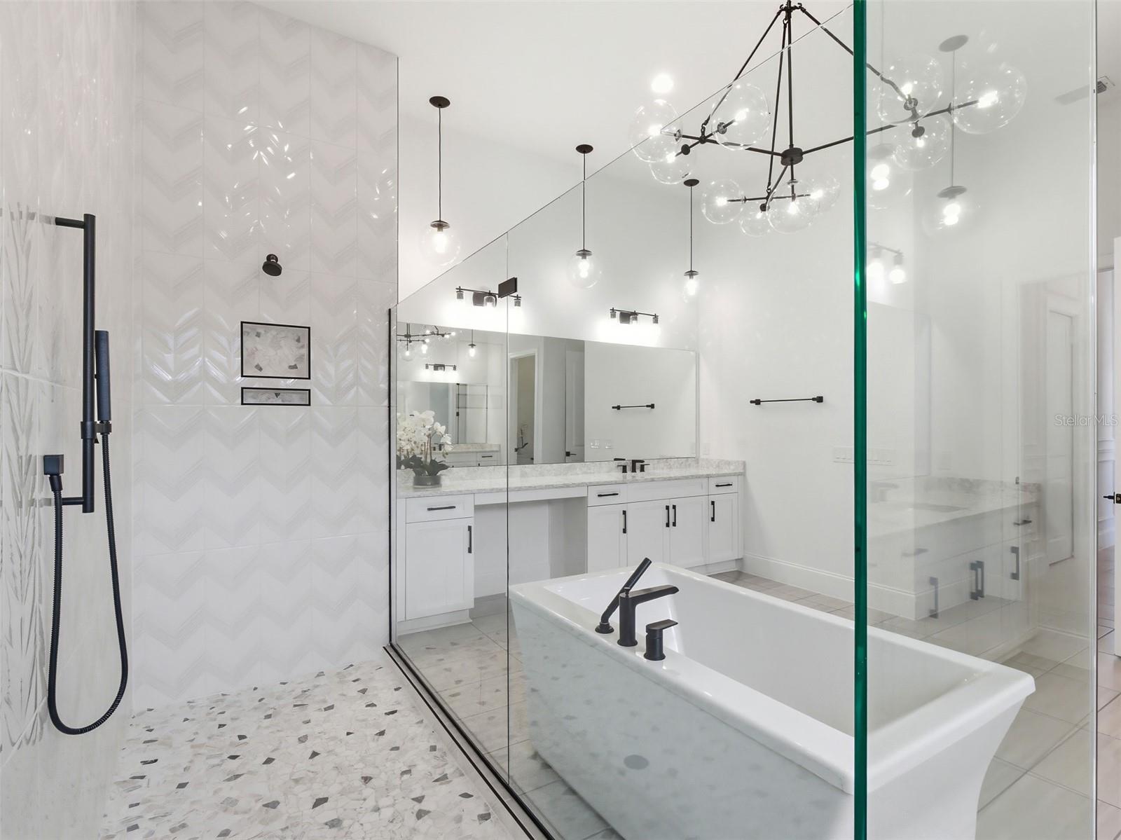 O6379130 Property Photo