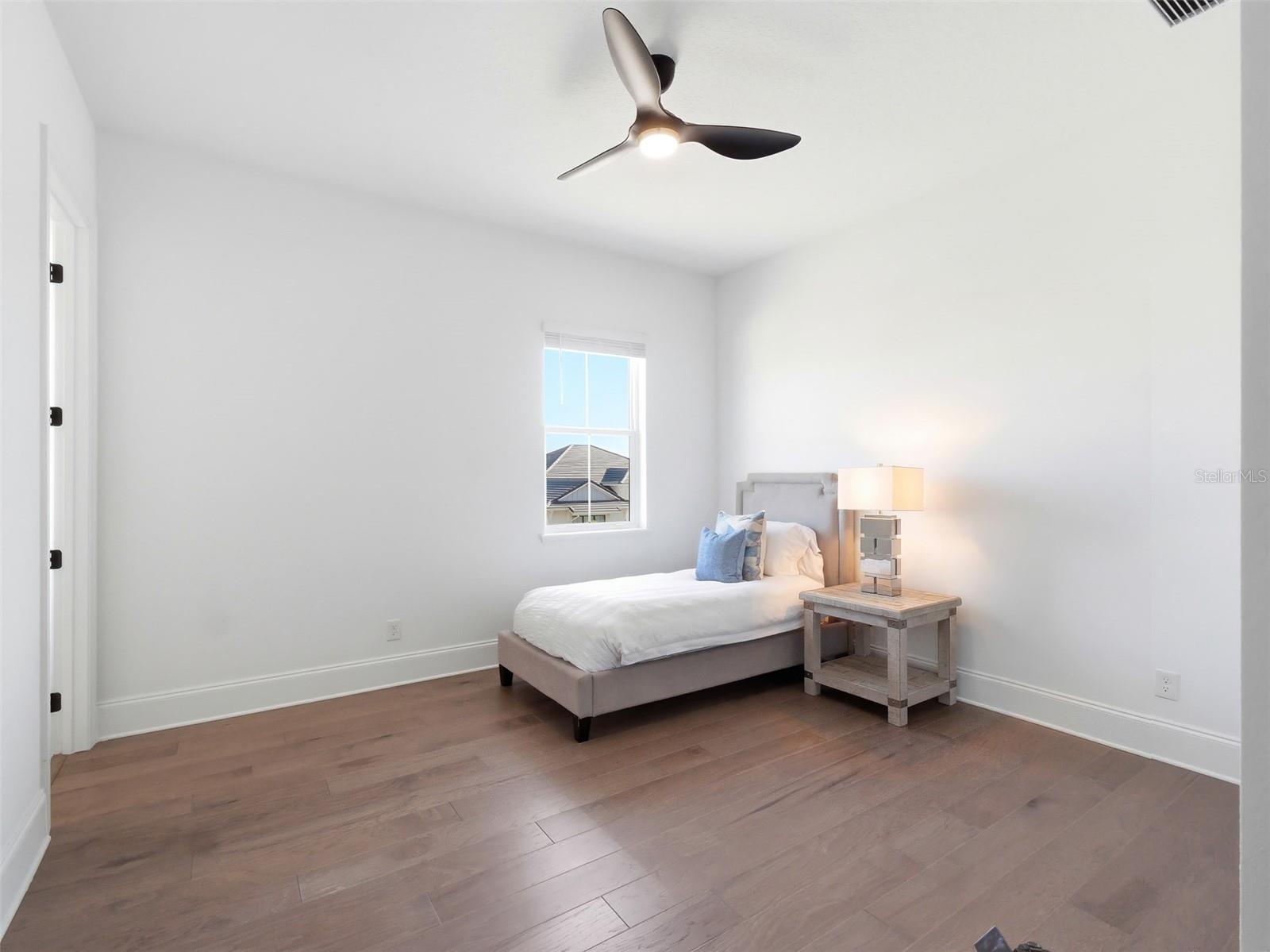 O6379130 Property Photo