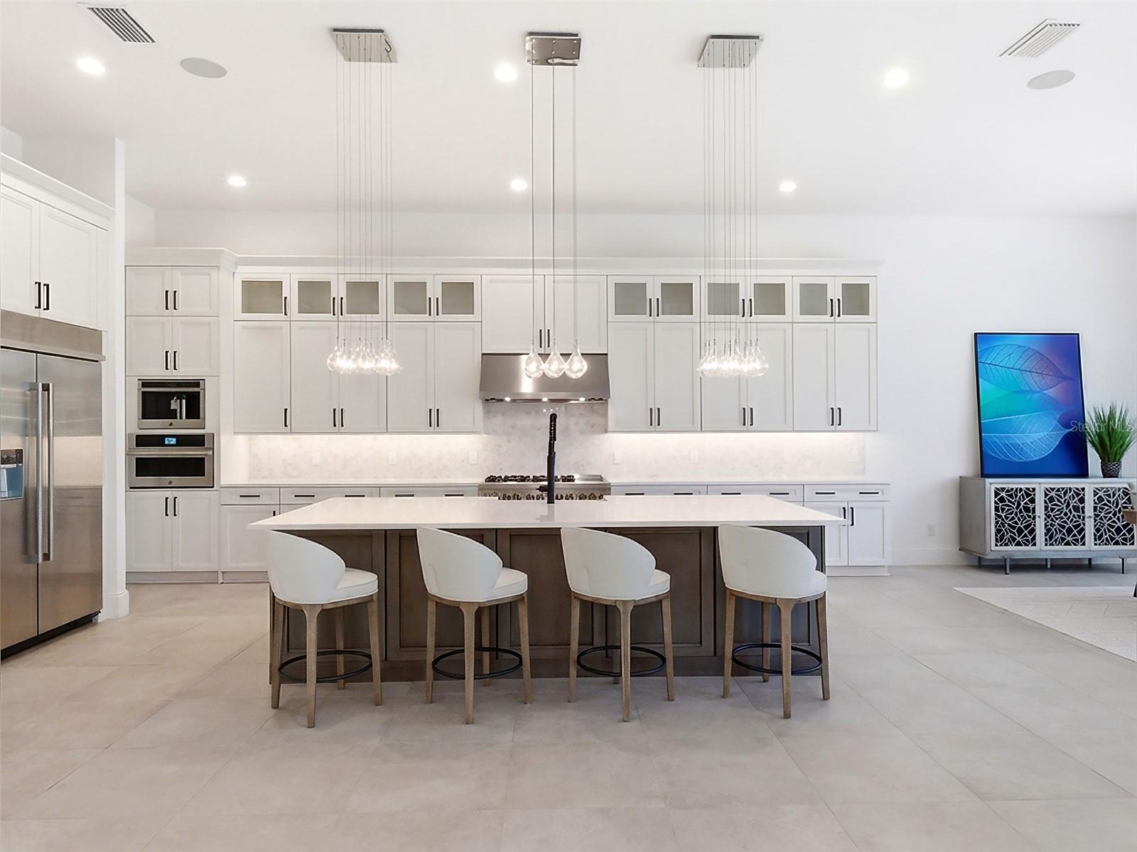 O6379130 Property Photo