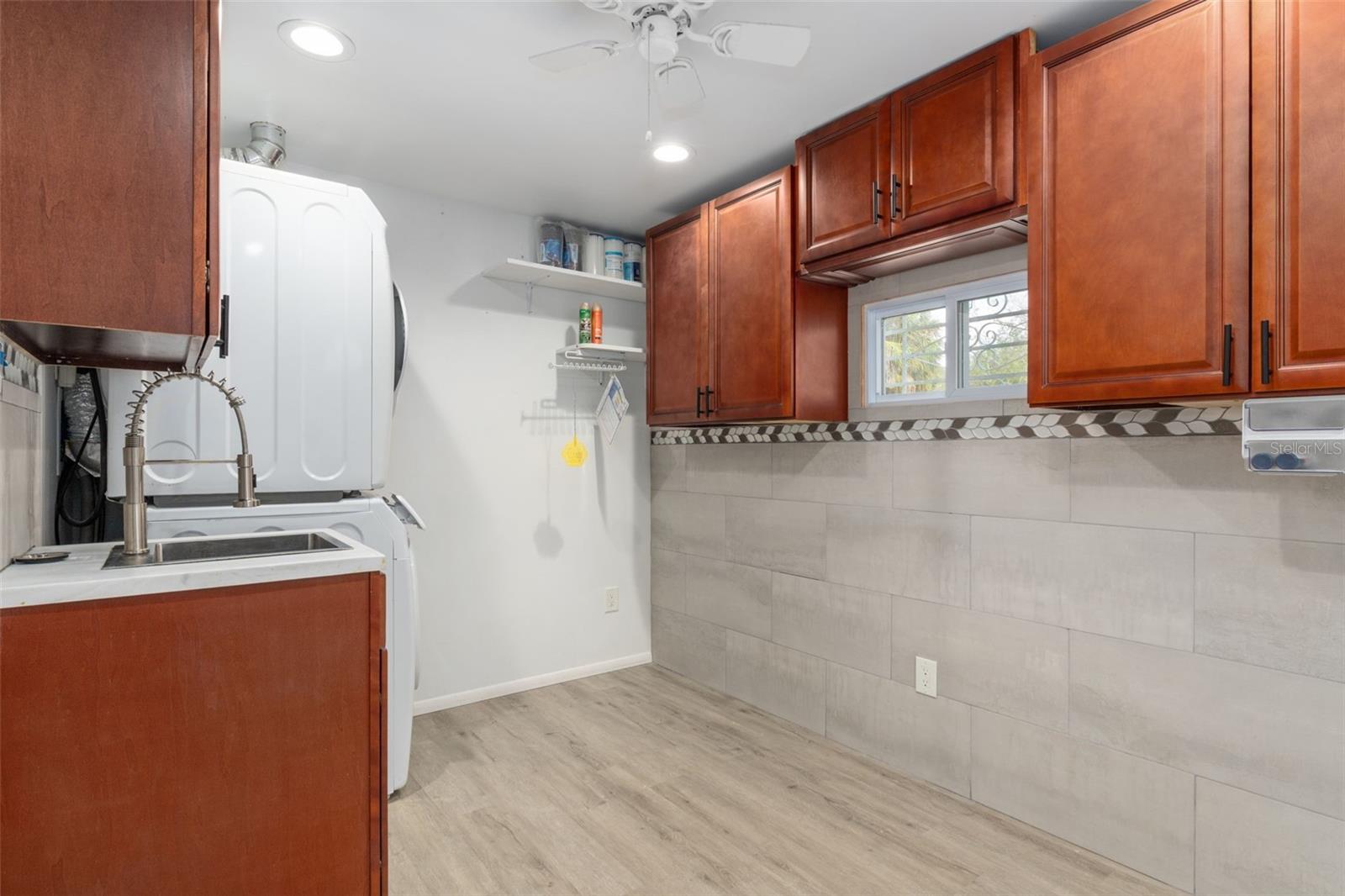 193 GLADYS AVE, INGLIS, FL, 34449