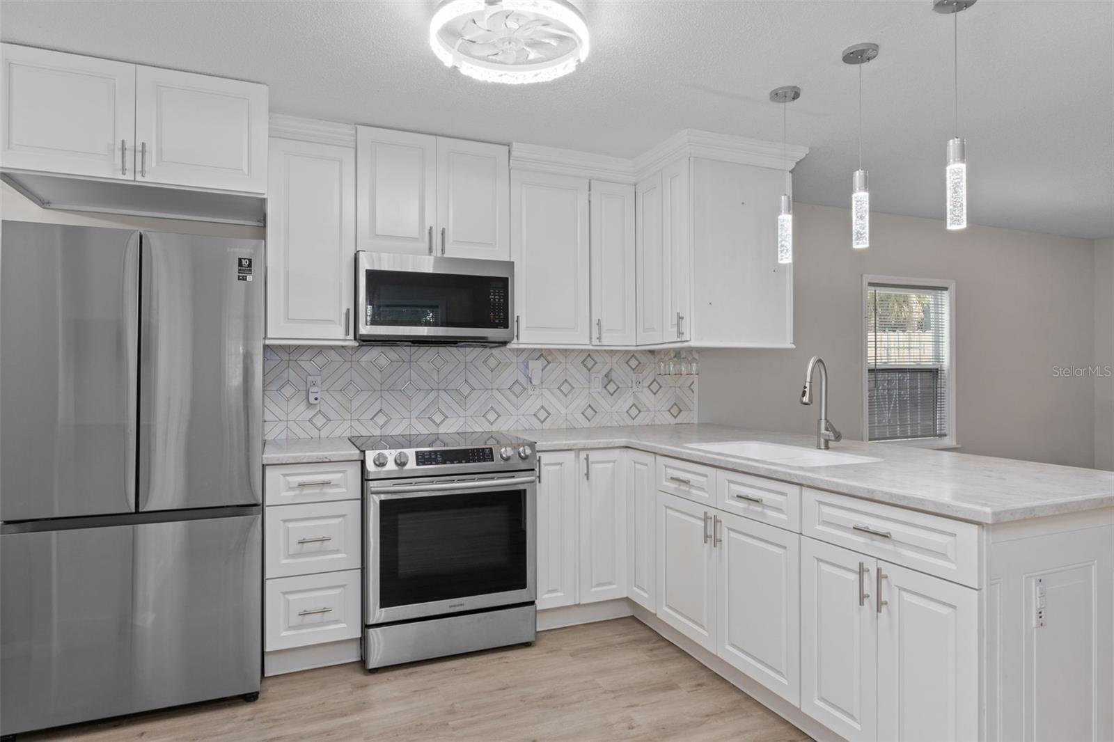 193 GLADYS AVE, INGLIS, FL, 34449