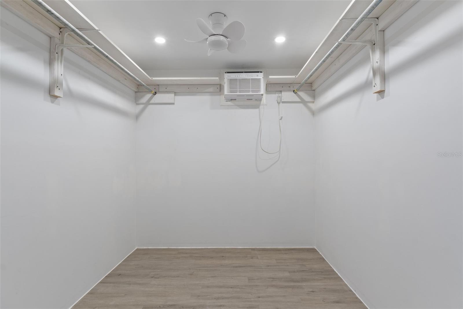 193 GLADYS AVE, INGLIS, FL, 34449