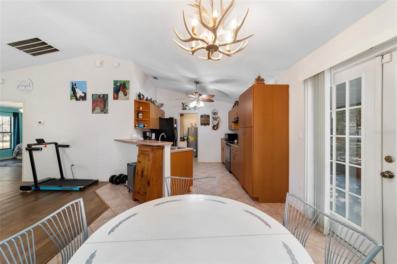 1572 N HIGHWAY 314A, SILVER SPRINGS, FL, 34488