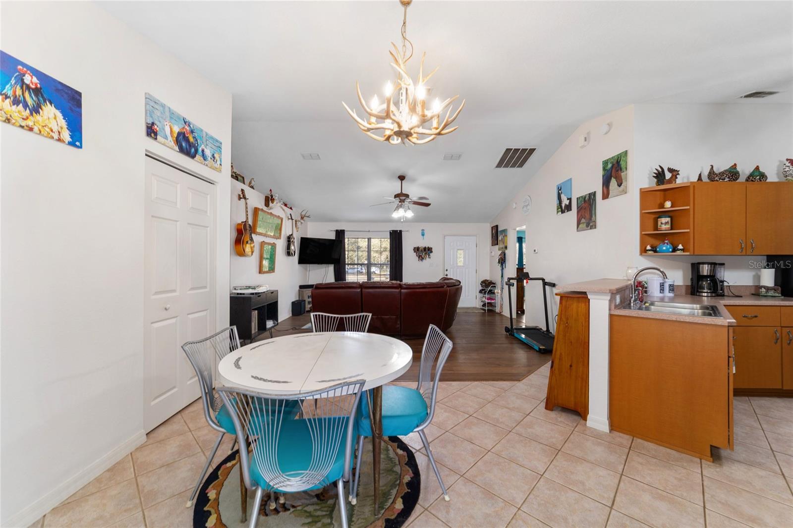 1572 N HIGHWAY 314A, SILVER SPRINGS, FL, 34488