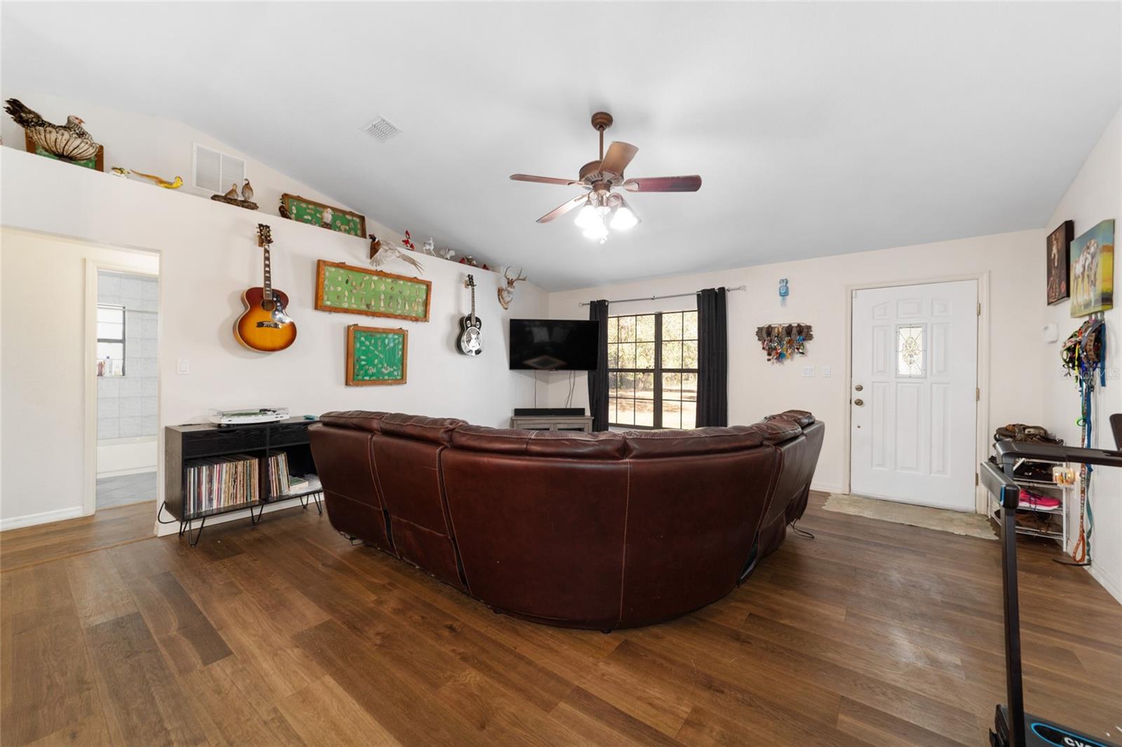 1572 N HIGHWAY 314A, SILVER SPRINGS, FL, 34488