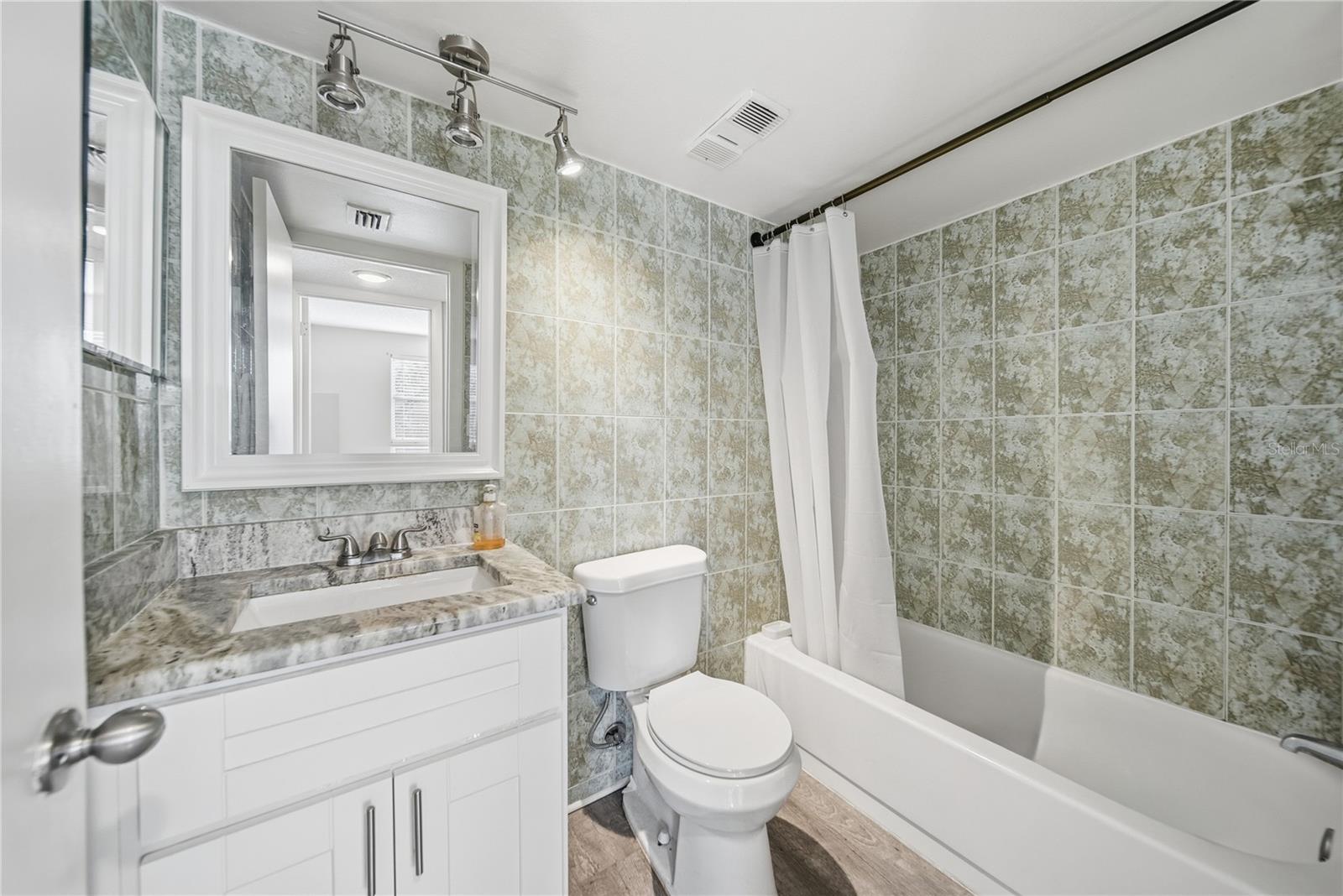 5040 TERRACE PALMS CIR #102, TAMPA, FL, 33617