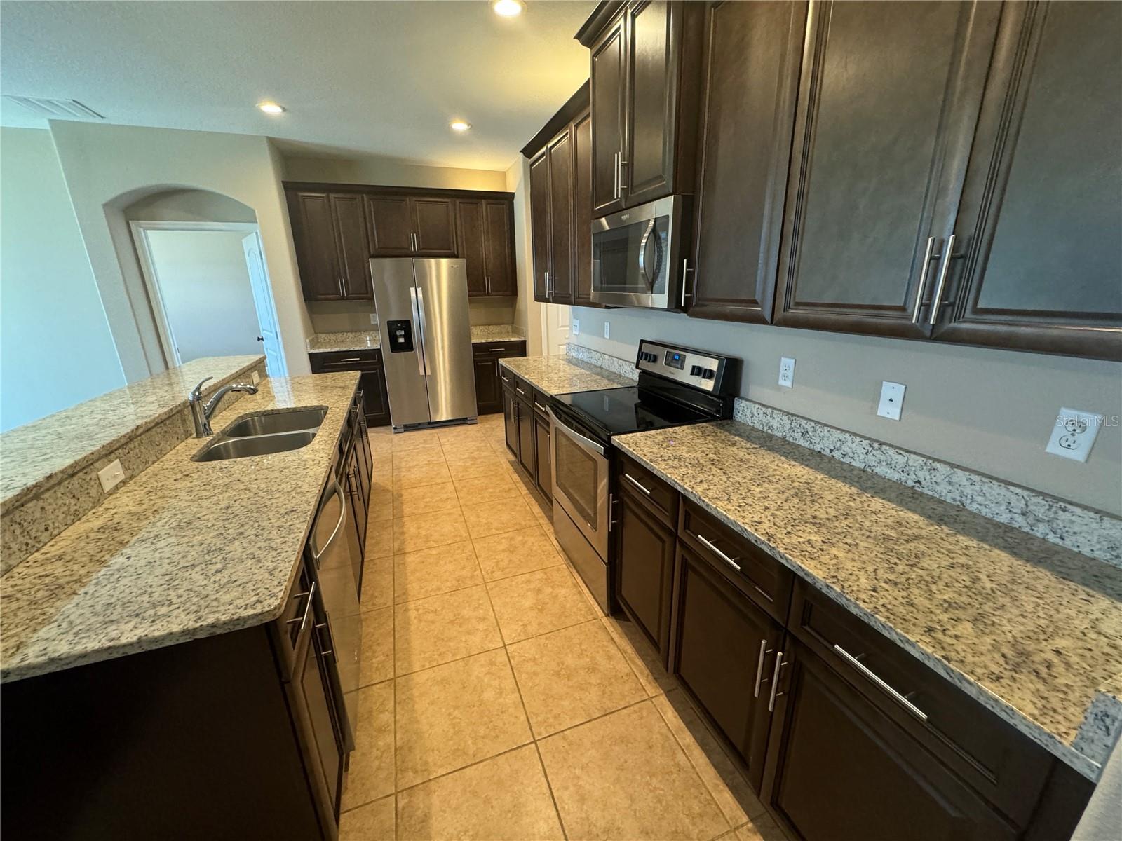 33844 EMERALD POND LOOP, LEESBURG, FL, 34788