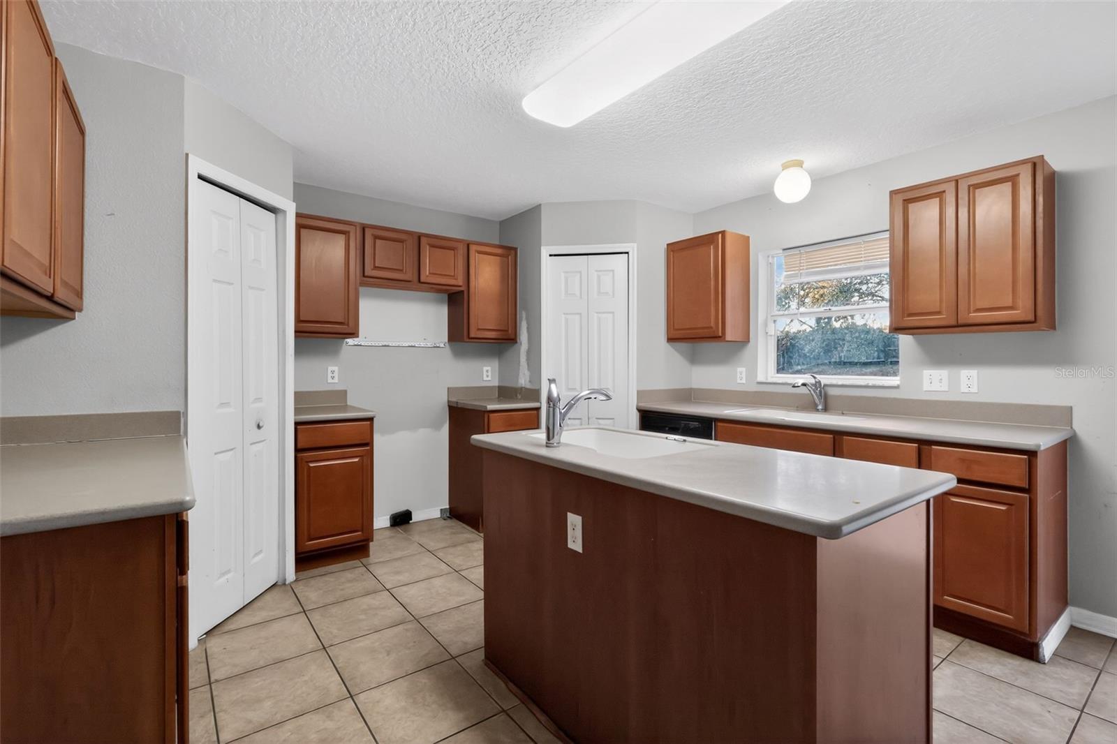 831 MARIETTA LN, EUSTIS, FL, 32726