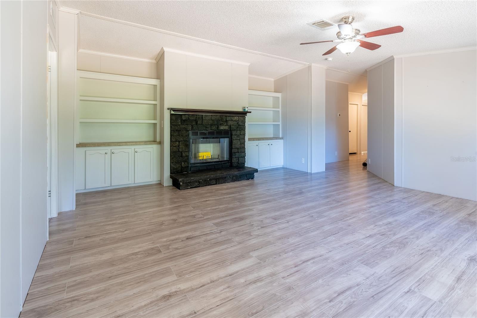 13811 COUNTY ROAD 109D, LADY LAKE, FL, 32159