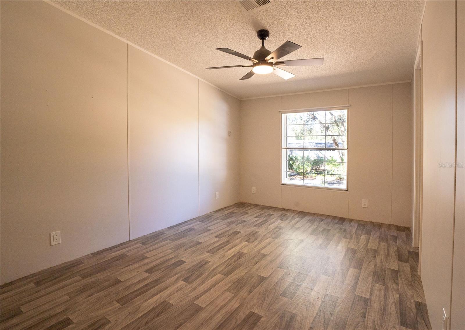 13811 COUNTY ROAD 109D, LADY LAKE, FL, 32159