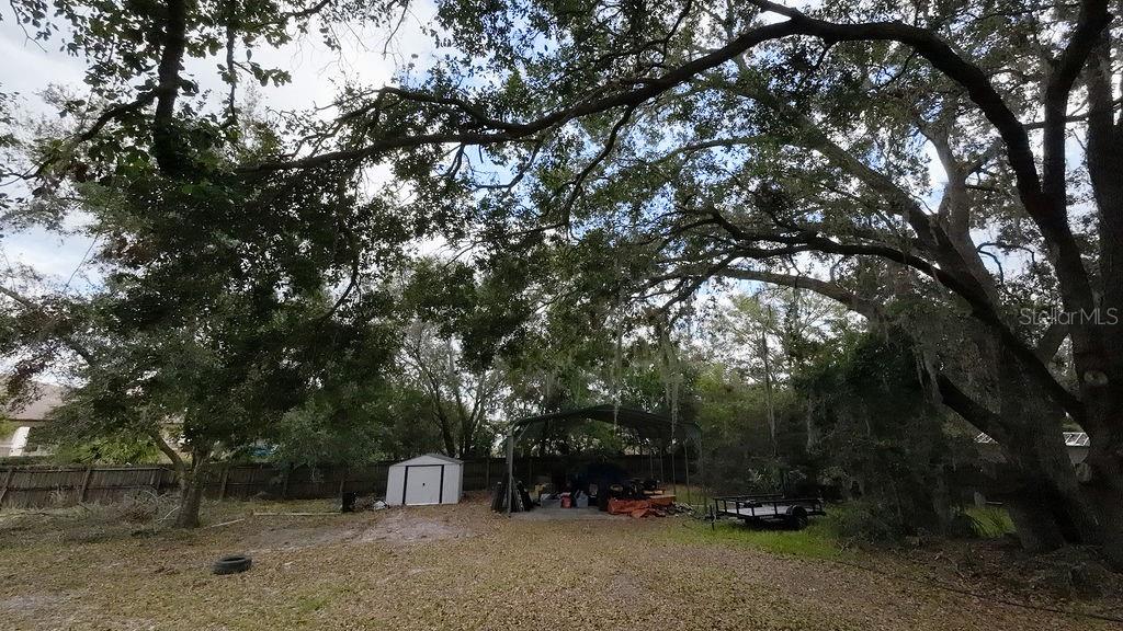 13811 COUNTY ROAD 109D, LADY LAKE, FL, 32159