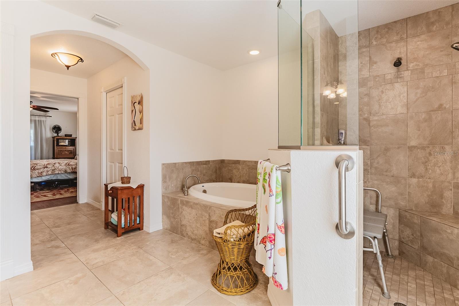 134 DARTMOUTH DR NW, PORT CHARLOTTE, FL, 33952