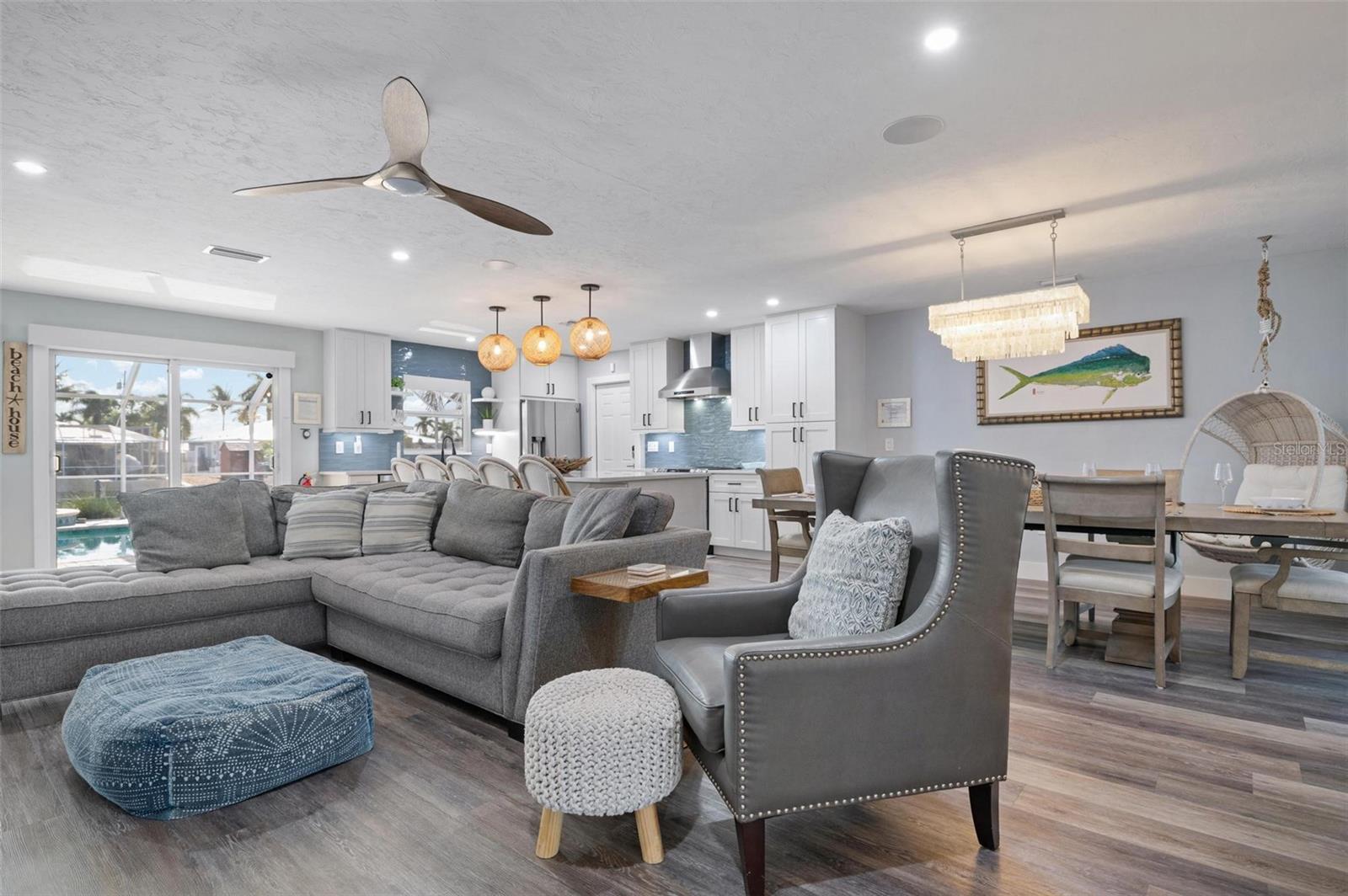 3915 COCONUT TER, BRADENTON, FL, 34210