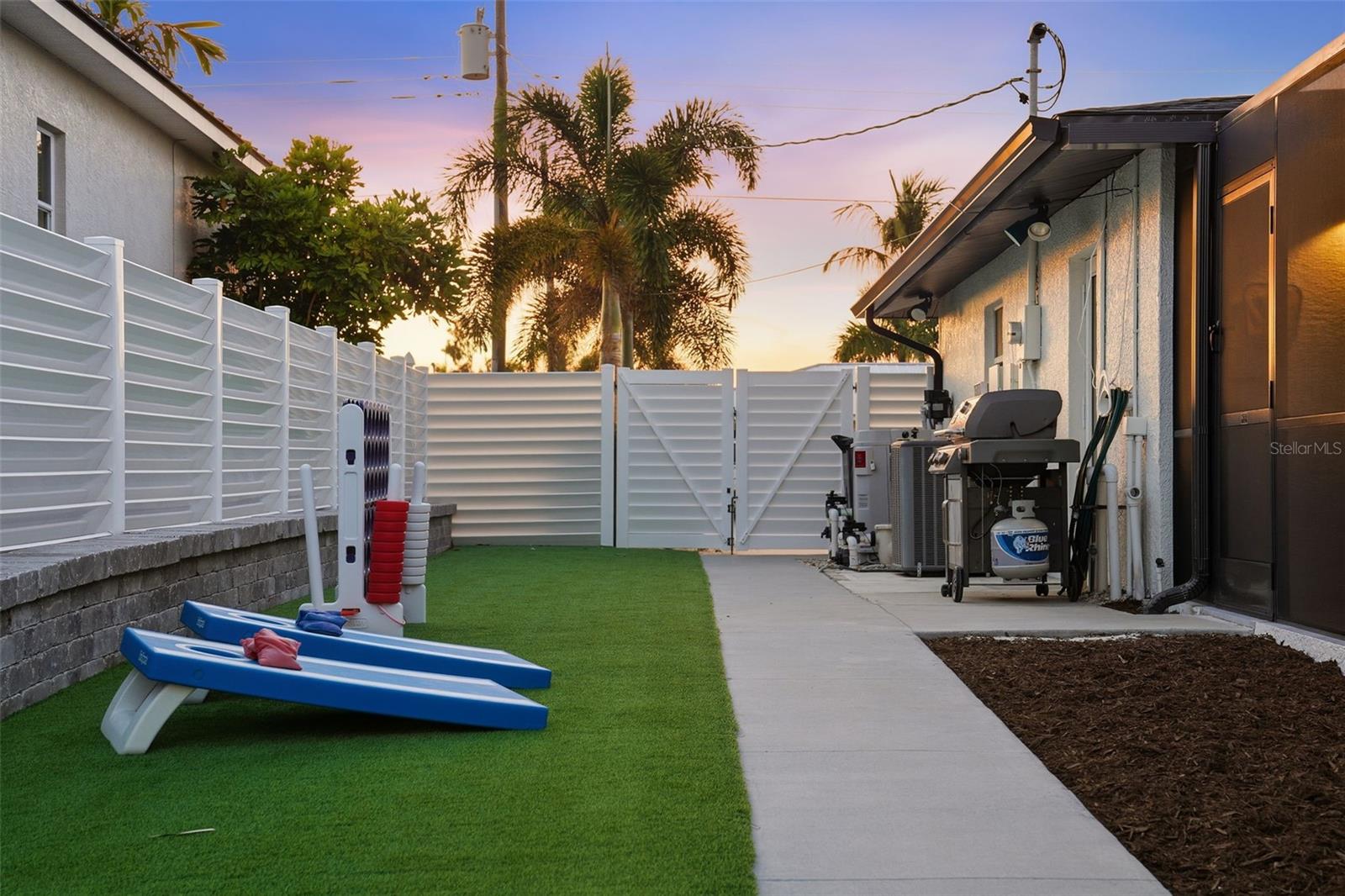 3915 COCONUT TER, BRADENTON, FL, 34210