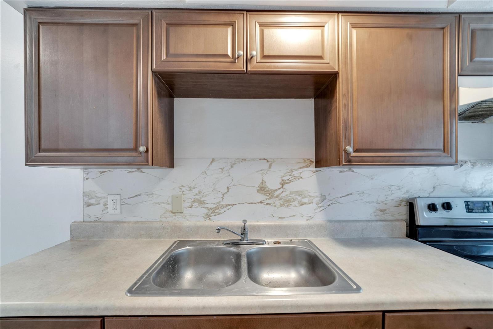 8720 N 48TH ST, TAMPA, FL, 33617