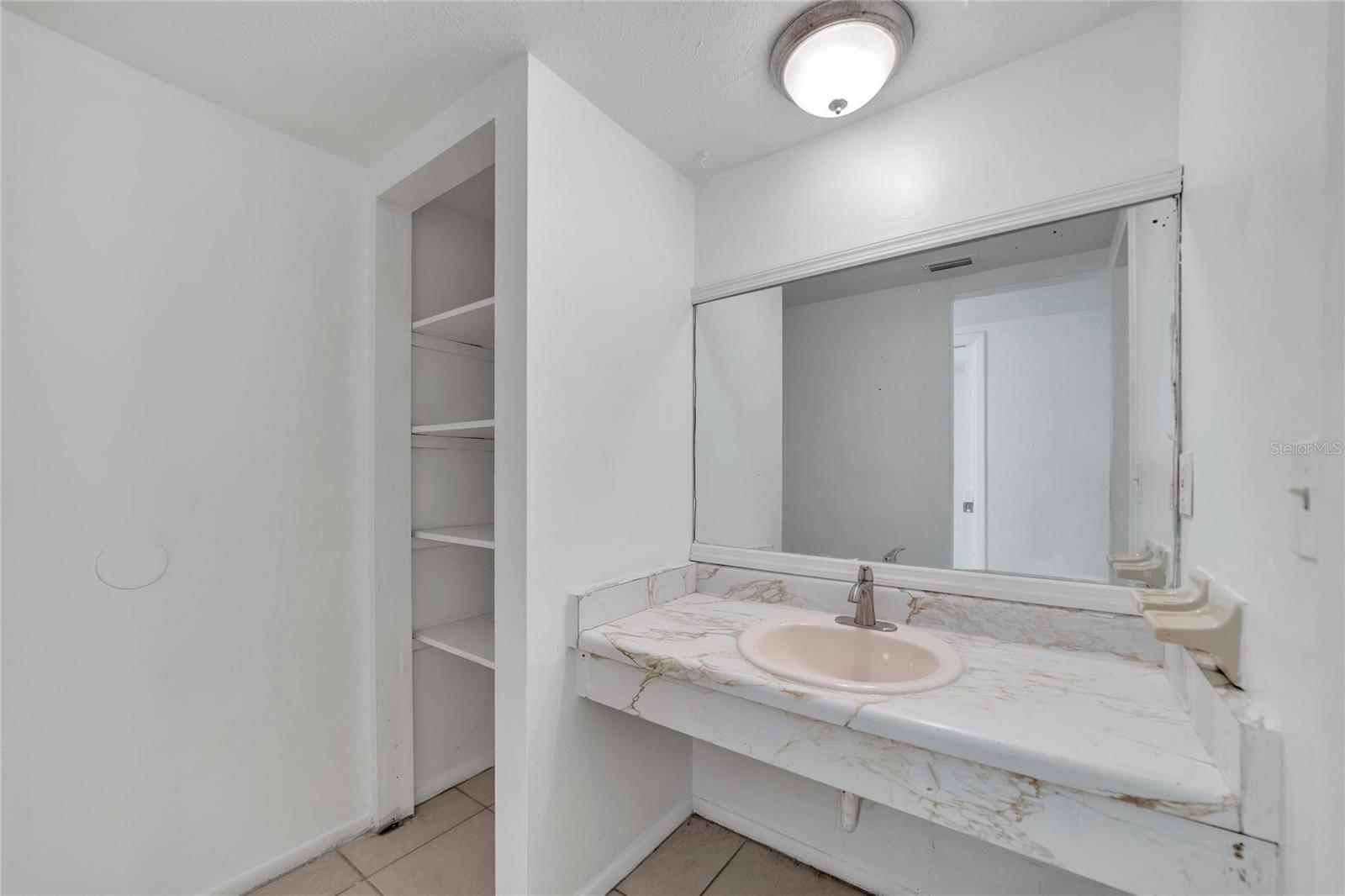 8720 N 48TH ST, TAMPA, FL, 33617