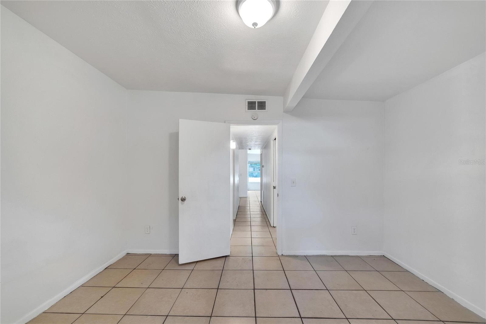 8720 N 48TH ST, TAMPA, FL, 33617