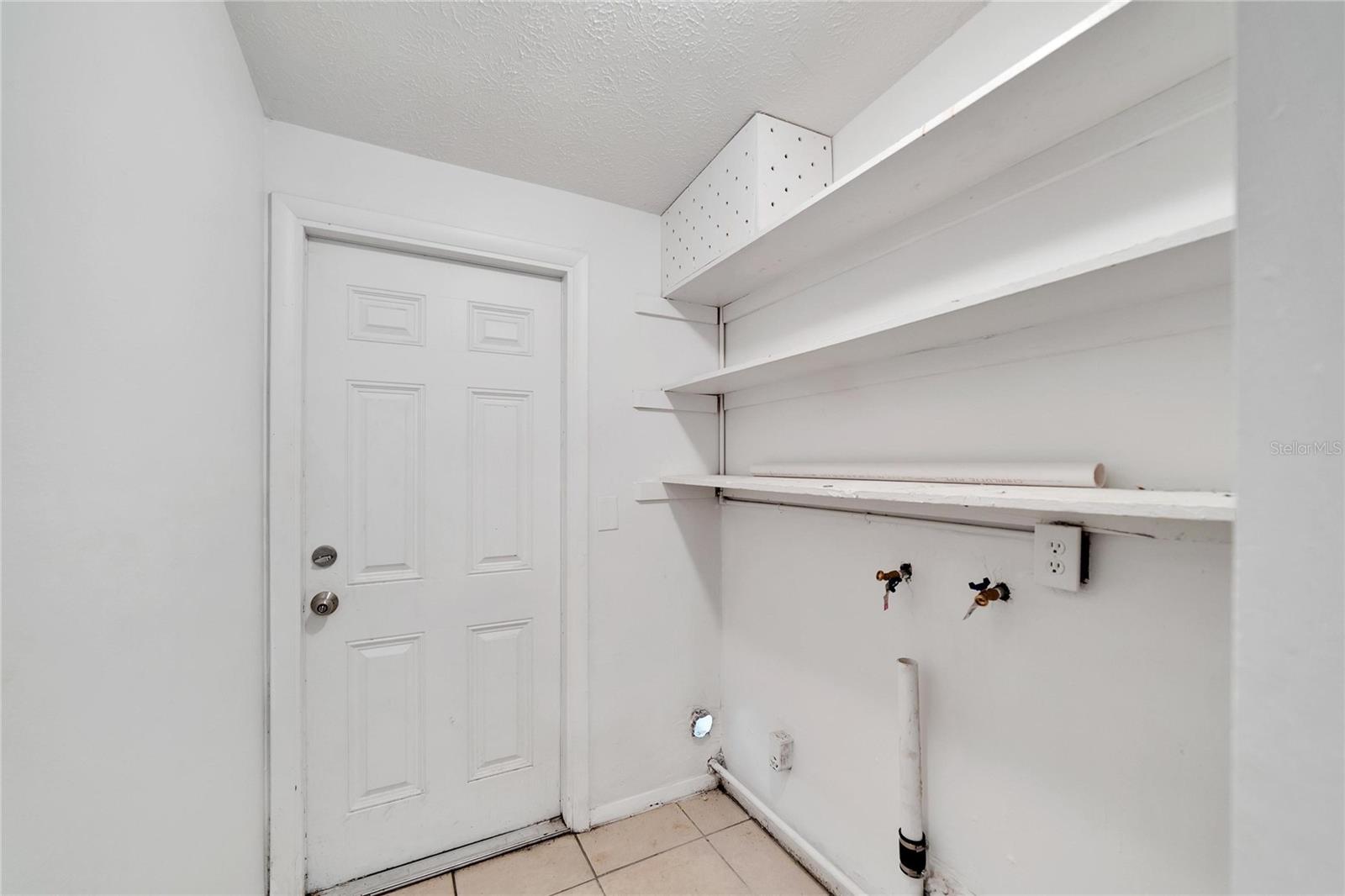 8720 N 48TH ST, TAMPA, FL, 33617