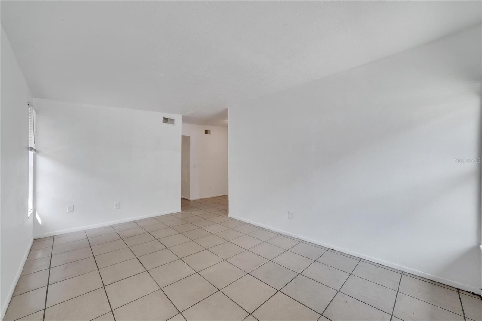 8720 N 48TH ST, TAMPA, FL, 33617