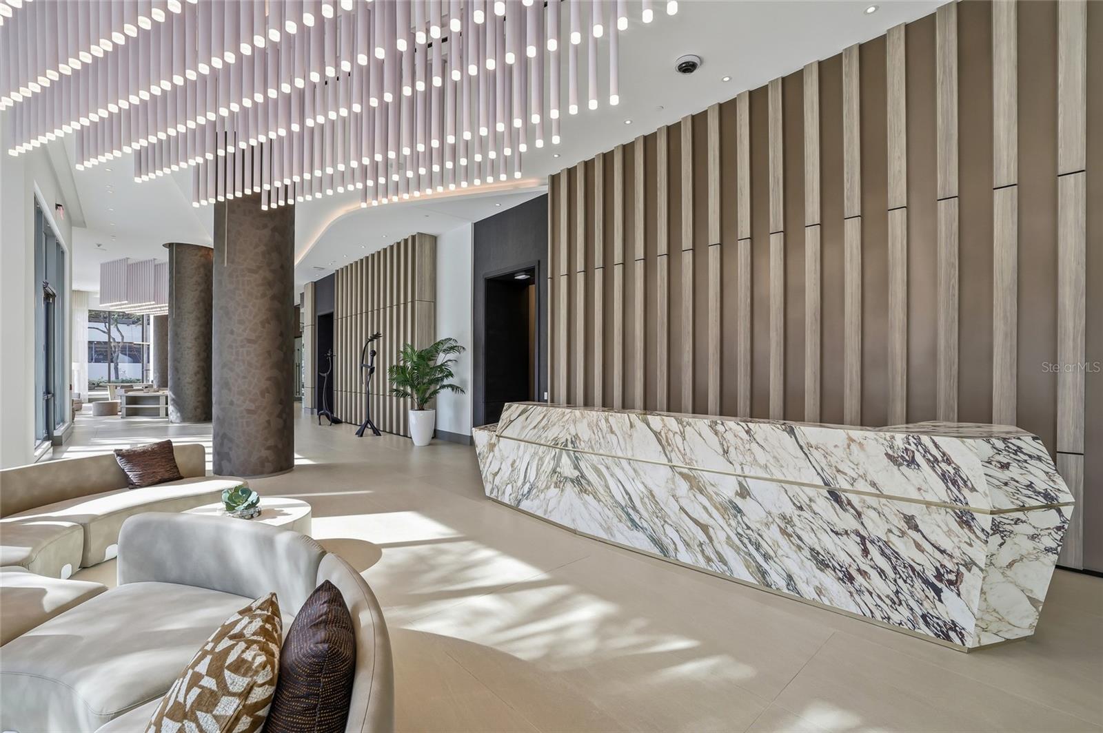 275 1ST AVE S #1208, ST PETERSBURG, FL, 33701