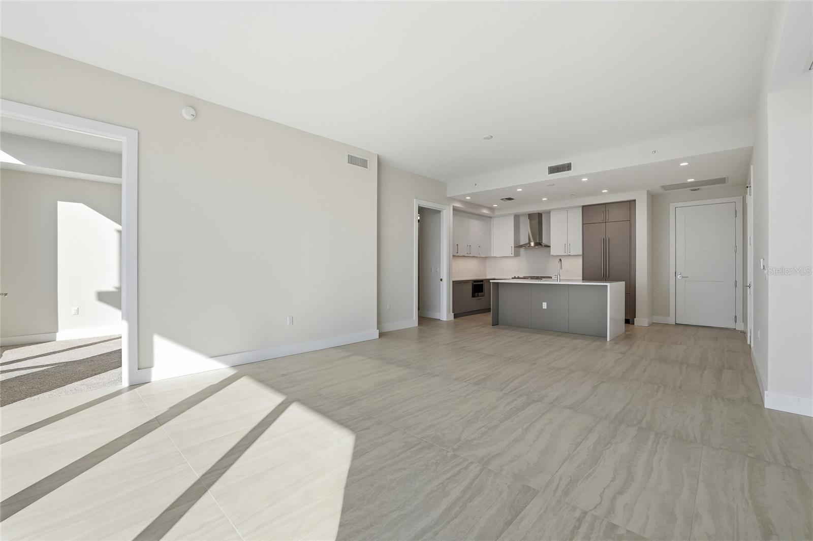 275 1ST AVE S #1208, ST PETERSBURG, FL, 33701