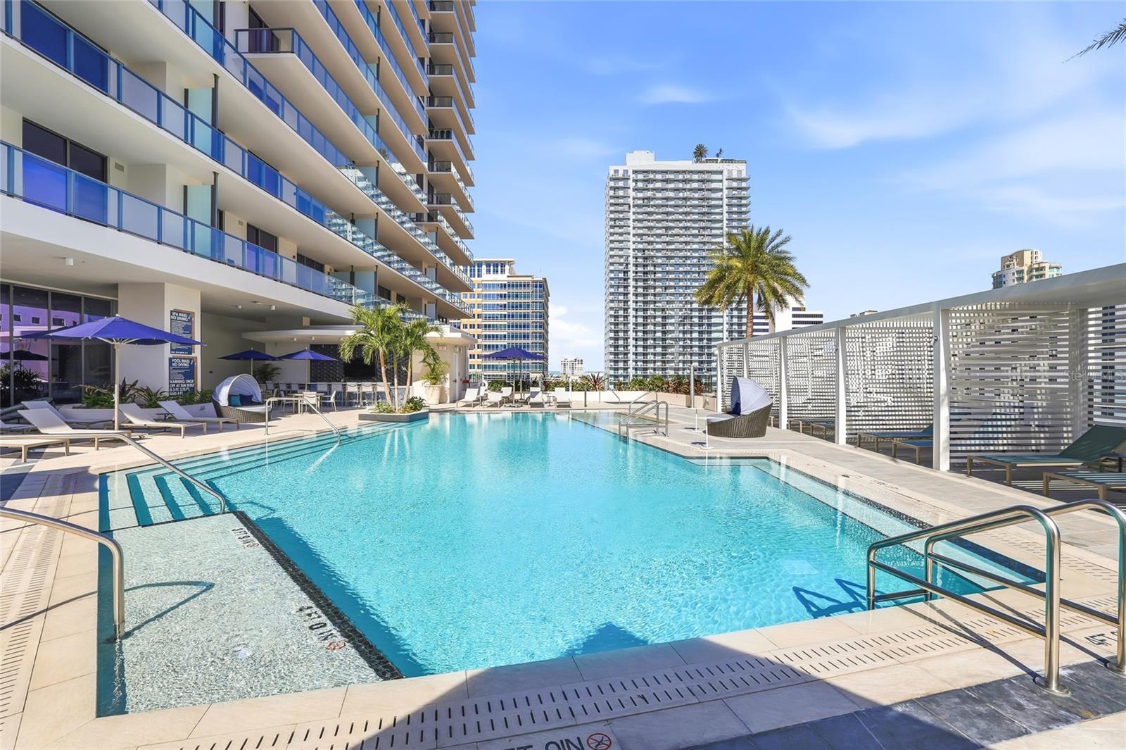 275 1ST AVE S #1208, ST PETERSBURG, FL, 33701