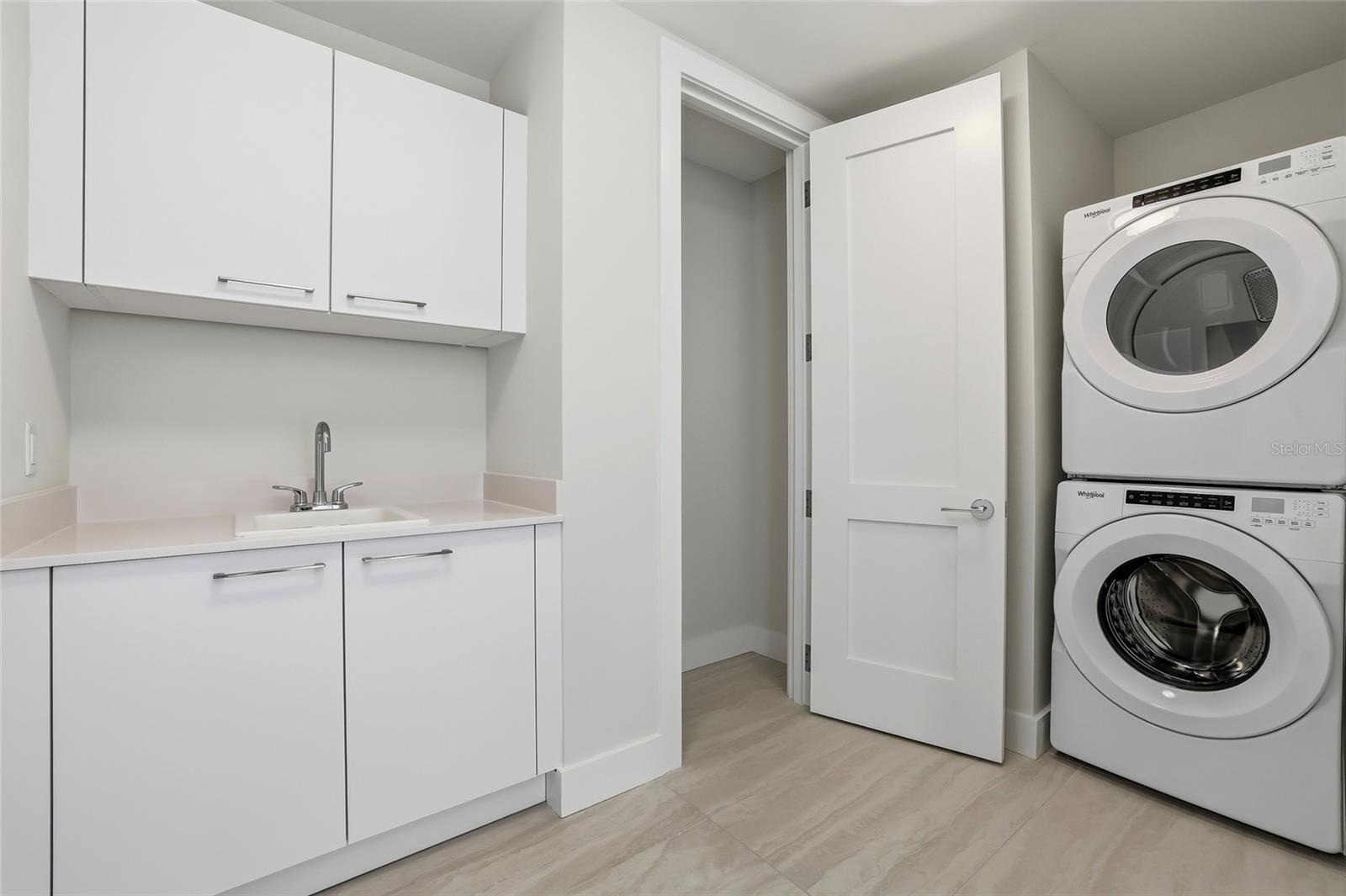 275 1ST AVE S #1208, ST PETERSBURG, FL, 33701