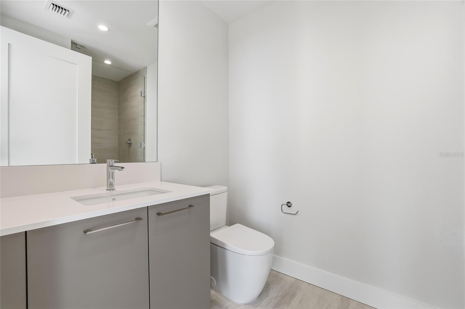 275 1ST AVE S #1208, ST PETERSBURG, FL, 33701