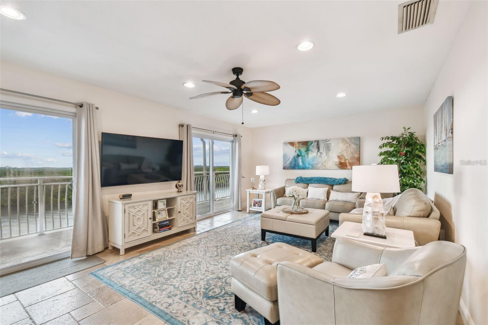 8829 BAY POINTE DR #205, TAMPA, FL, 33615